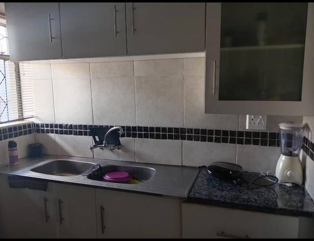 4 BEDROOM HOUSE FOR SALE IN HOSPITAL VIEW